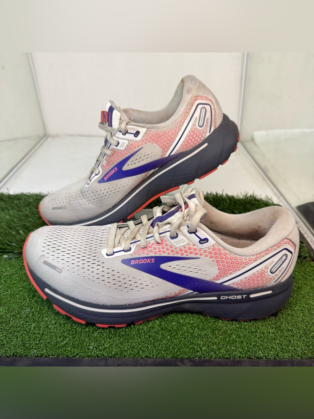 Brooks Womens Ghost 14 1203561B192 White Running Shoes Sneakers Sz 10.5 M (B)